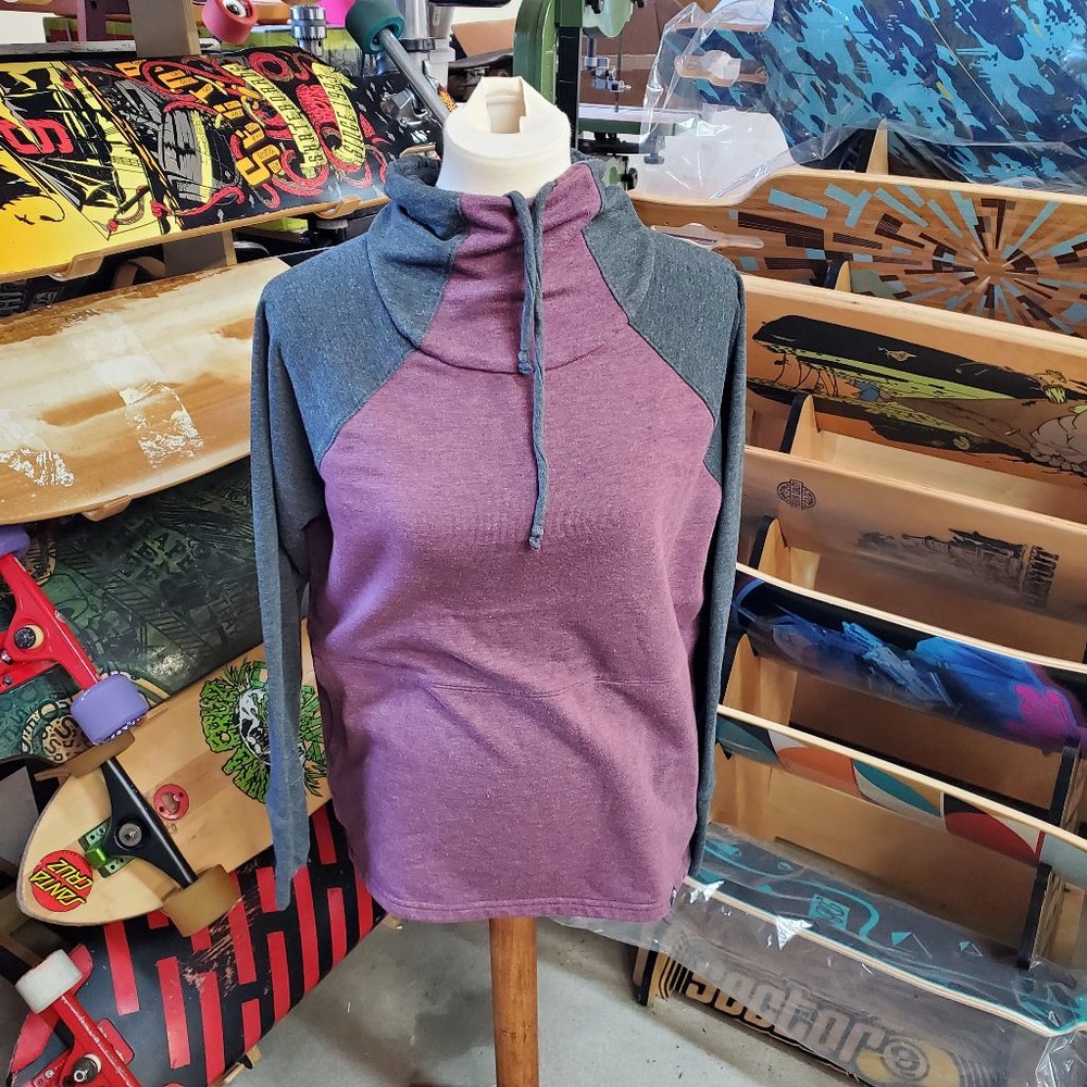 super warm north face hoodie!
